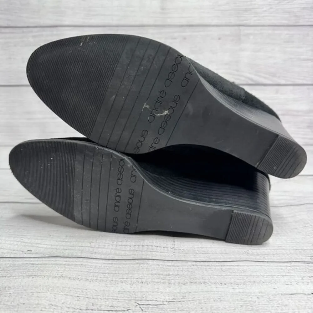 ANDREE ASSOUS Black Suede Sherpa Lined Chelsea Wedge Ankle Boots Women 9 Booties